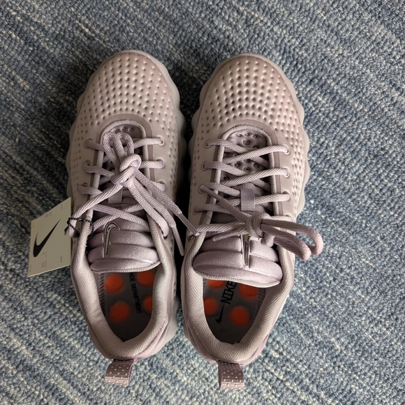 Nike Mind Sneakers Sz 7 *BRAND NEW* - Picture 2 of 7